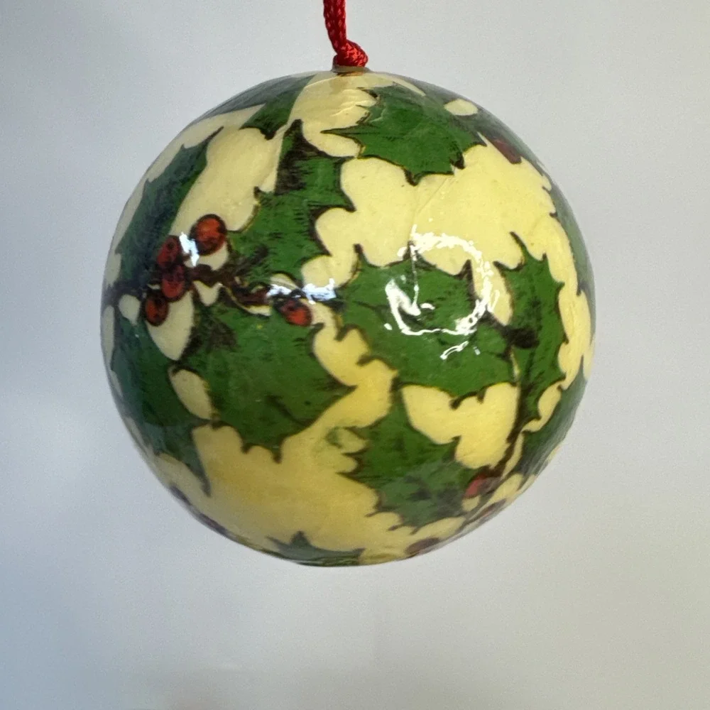 Set of 5 Vintage Paper Mache Decoupage Holly & Berry Christmas Ornaments 4